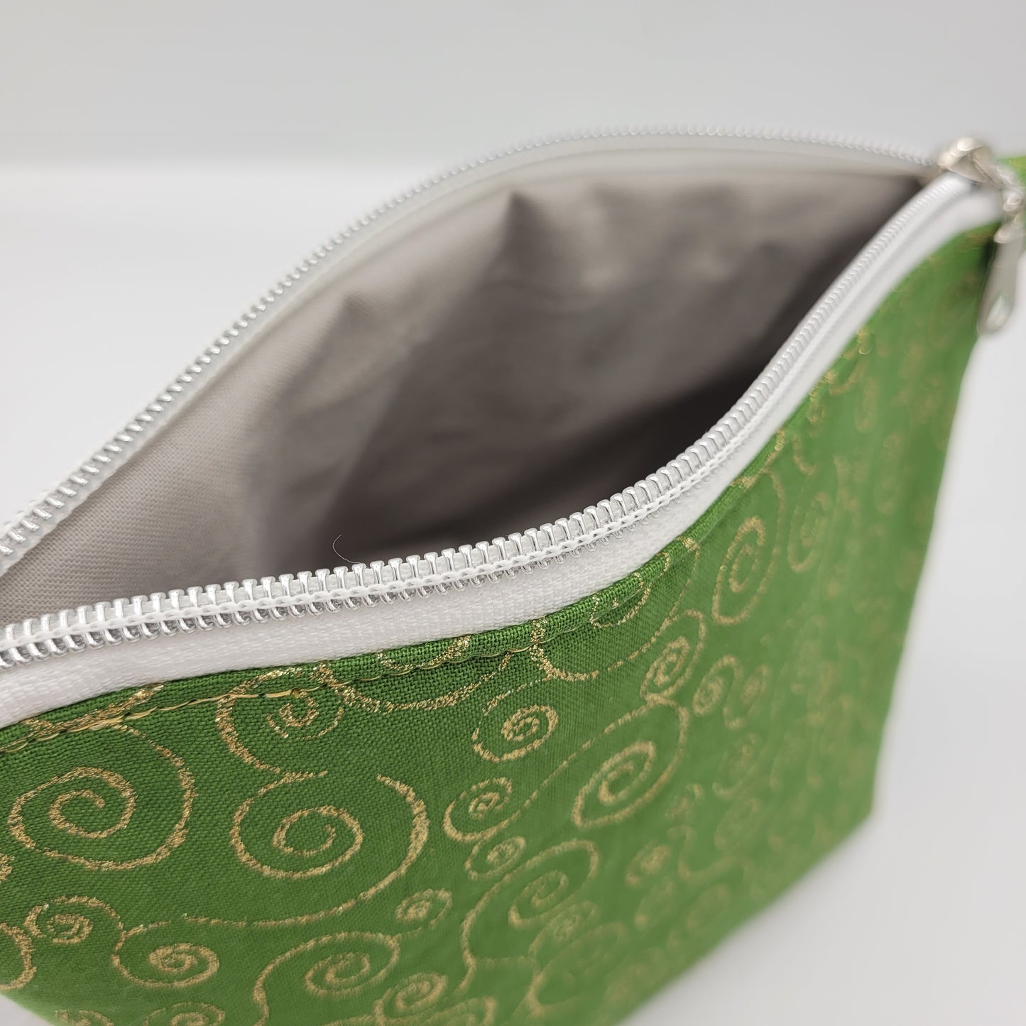 Zipper Pouch | Single Panel Cecily Bag | Cotton Green/Gold Swirls | Medium
