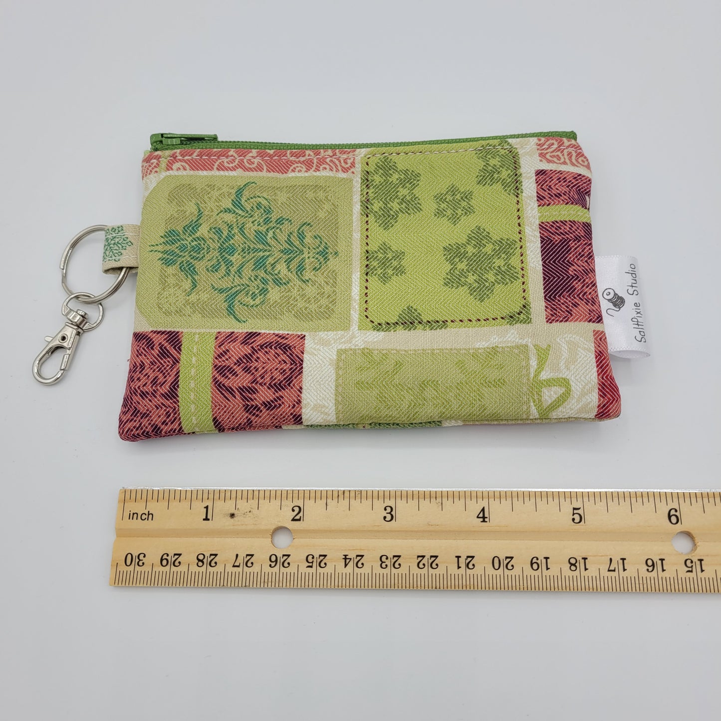 Mini Zipper Pouch | Quilter's Cotton | Holiday Gift Tag Print