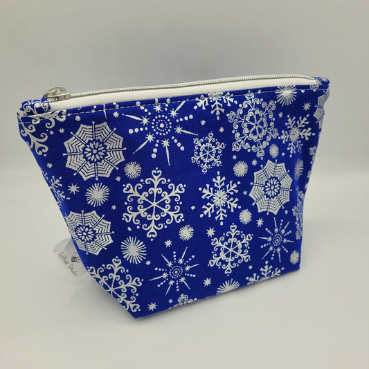 Zipper Pouch | Single Panel Cecily Bag | Cotton Blue/White Snowflakes | Medium
