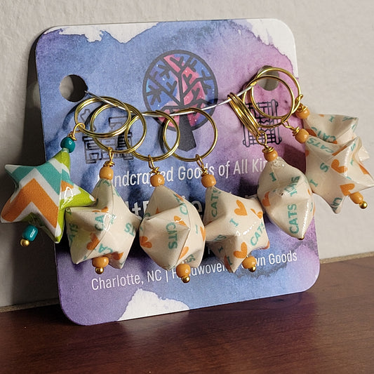 Stitch Marker | Handmade Paper Stars | Kitty Print Text | Set of 7